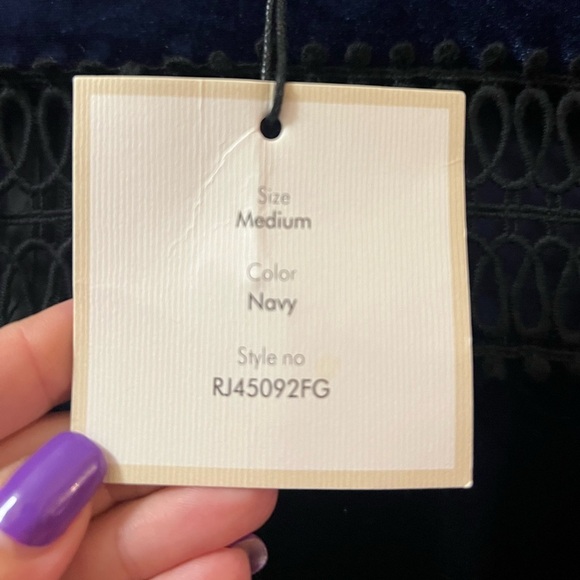 ⚫️ BOGO Free Generation blue velvet black lace detailing size medium - Picture 4 of 9